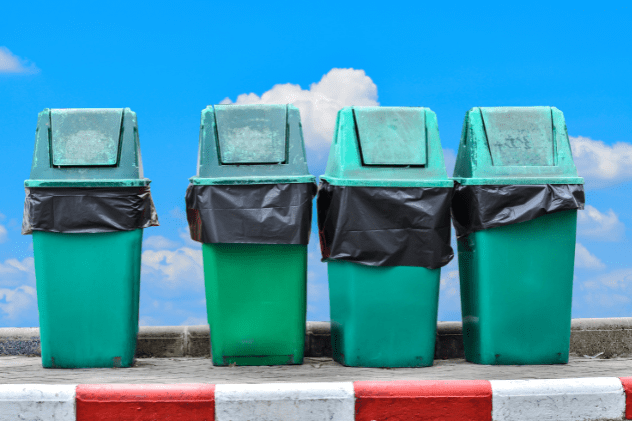 Trash can level monitoring